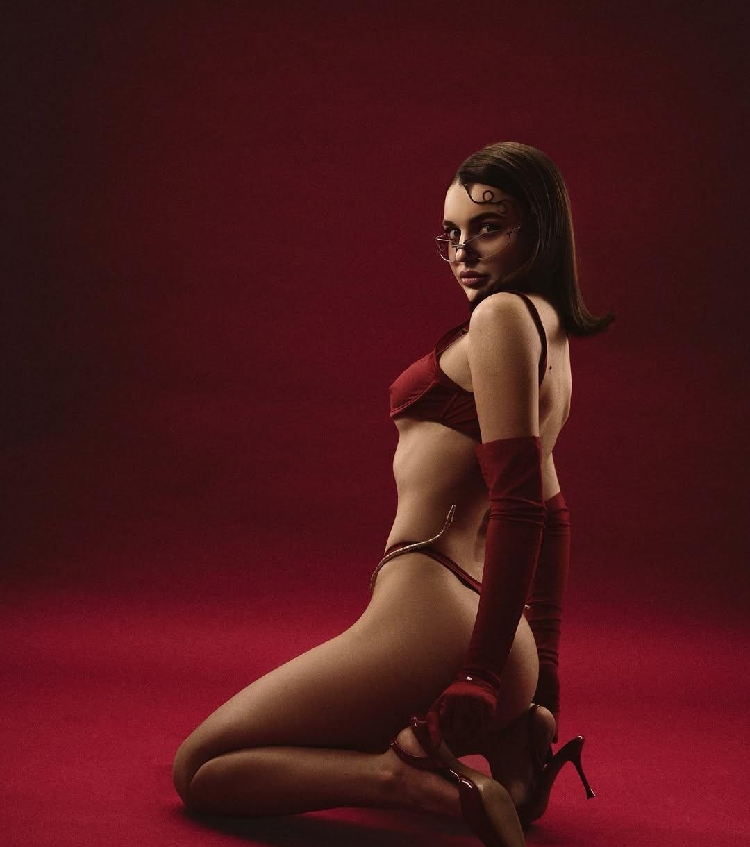 Ярослава привлекальеная девушка из Печоры цена от 8000 руб